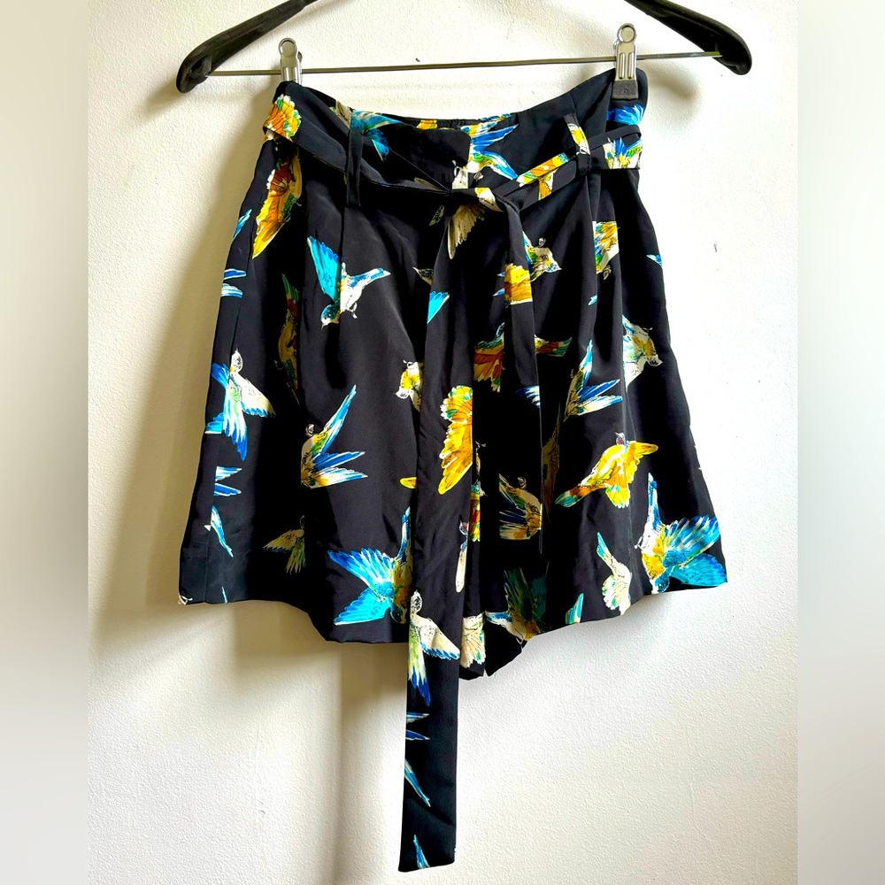 NWT Zara bird print shorts with belt M